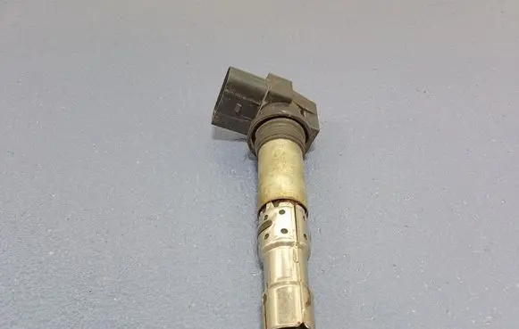 Skoda Fabia Mk1 (6Y) High voltage ignition coil 036905715