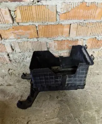 Battery box tray