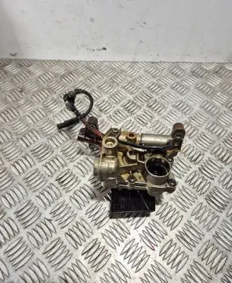 Volvo XC90 Oil pump 31401488