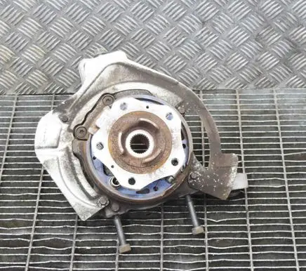 Rear wheel hub