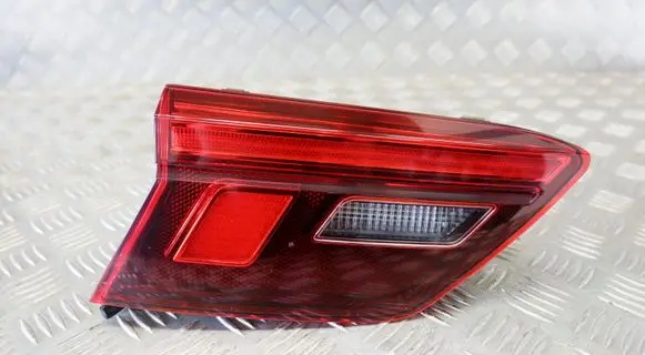 Volkswagen Tiguan Tailgate rear/tail lights 5NA945093G