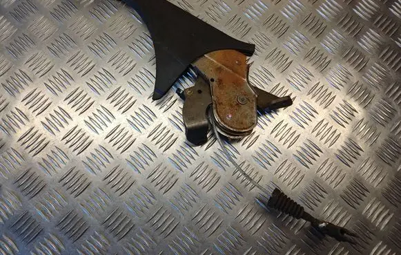 Toyota Avensis T220 Handbrake/parking brake lever assembly 