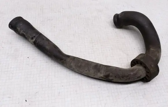 Audi A6 S6 C4 4A Engine coolant pipe/hose 4A0121055K
