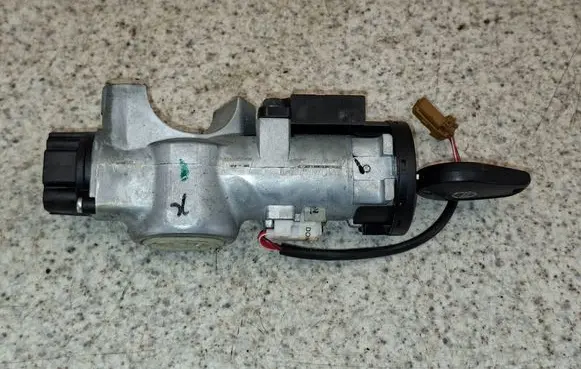 Nissan Note (E12) Ignition lock 216697757 A3282A707 28590C9968