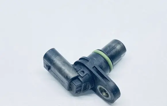 Volkswagen Golf VII Camshaft position sensor 04C907601A