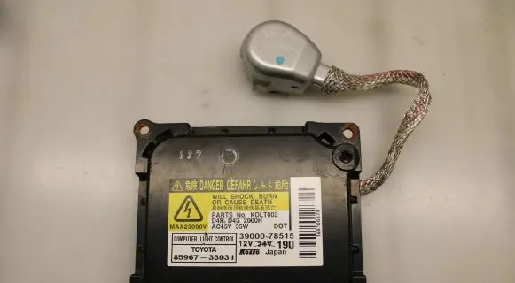 Toyota Prius (XW30) Headlight ballast module Xenon 8596733031 3900078515 12V24W190