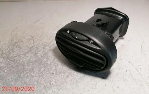 Ford Focus Dash center air vent grill D1B1A-R66ZA