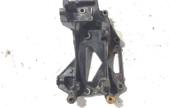 Gearbox mounting bracket
