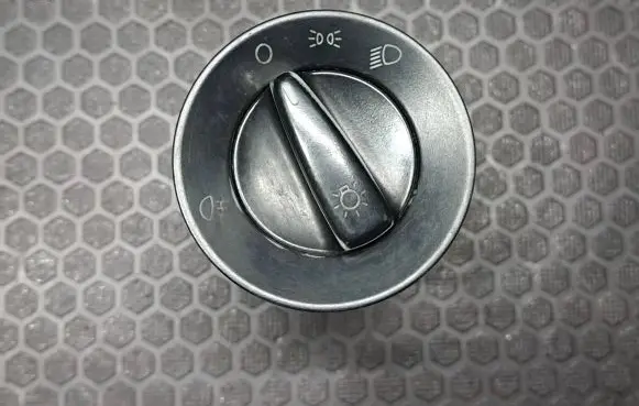 Volkswagen PASSAT B5 Light switch 1C0941531 04052030 C1KK292D1