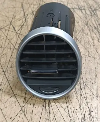 Mercedes-Benz ML W164 Dash center air vent grill A1648302154