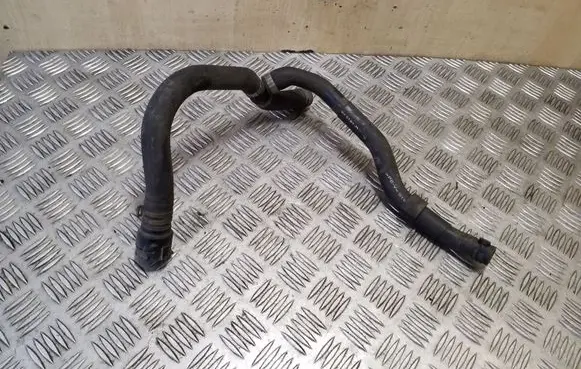 Volkswagen PASSAT B8 Engine coolant pipe/hose