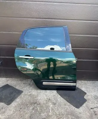 Fiat 500L Rear door