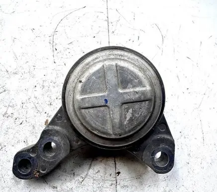 Ford Fusion II Engine mount bracket DS736F012AA
