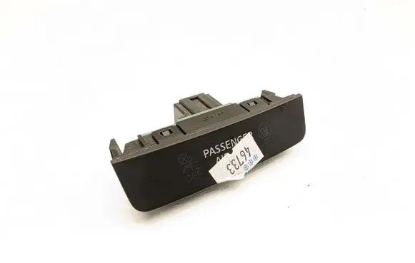 Passenger airbag on/off switch