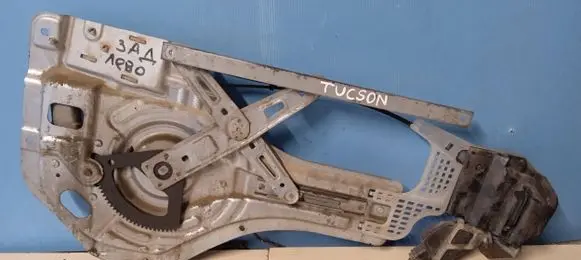 Hyundai Tucson JM Rear door window regulator with motor 834702E010