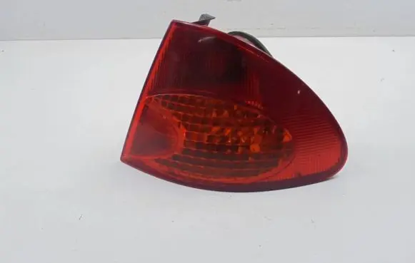 Toyota Avensis T220 Rear/tail lights