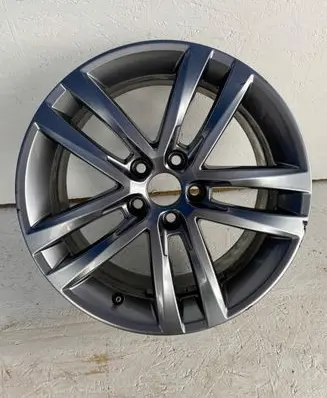 Volkswagen Polo VI R16 alloy rim 