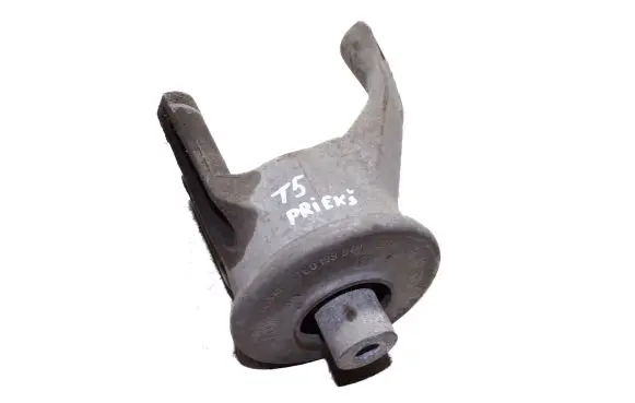 Volkswagen Transporter - Caravelle T5 Engine mount bracket 7E0199849