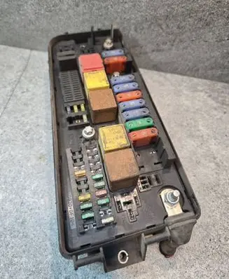 Opel Vectra C Fuse module 460023260 13170902 519043103