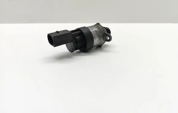 BMW 5 F10 F11 Fuel pressure regulator 0928400781 1062221639