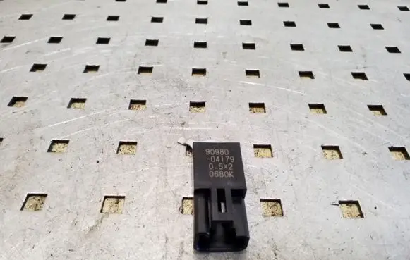 Toyota Avensis T270 Sensor 9098004179