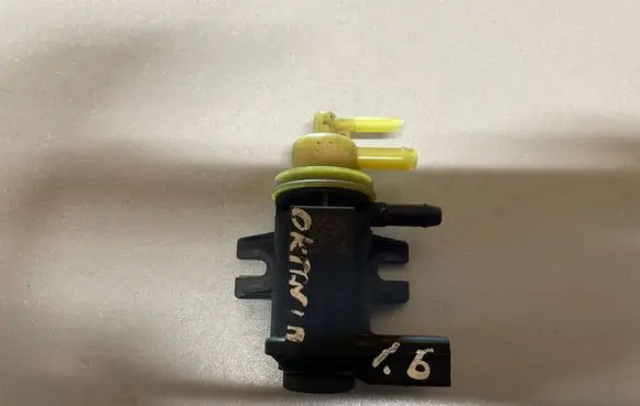 Skoda Octavia Mk3 (5E) Turbo solenoid valve 1K0906677B