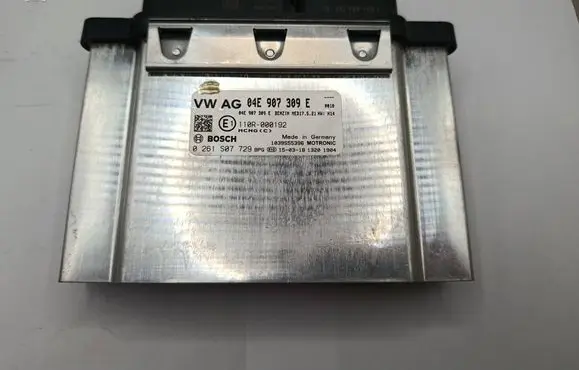 Volkswagen Golf VII Engine control unit/module 04E907309E 0261S07729