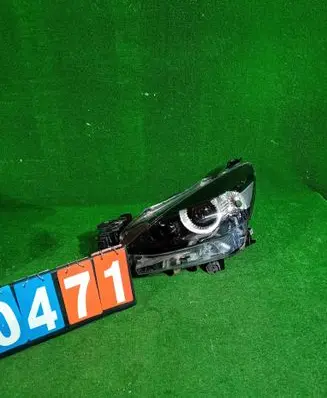 Mazda 2 Headlight/headlamp D43N51040