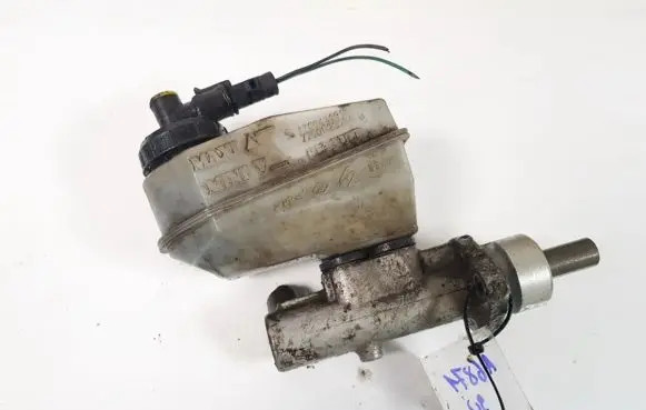 Renault Megane I Master brake cylinder