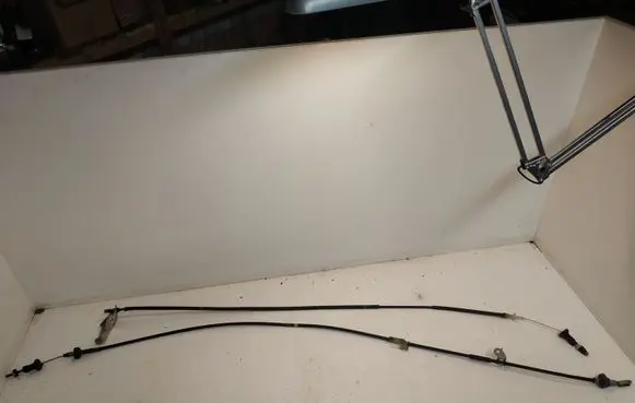 Handbrake/parking brake wiring cable