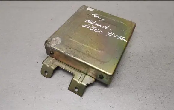 Mitsubishi Galant Engine control unit/module MD755136
