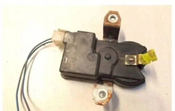 Mitsubishi Lancer Rear door lock