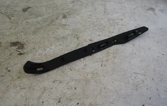 Volkswagen Transporter - Caravelle T5 Front bumper mounting bracket 7E0807183A