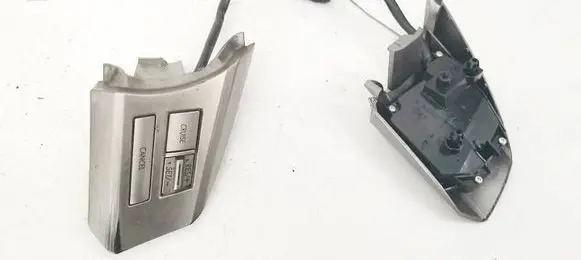 Steering wheel buttons/switches