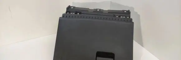 Nissan Juke I F15 Glove box