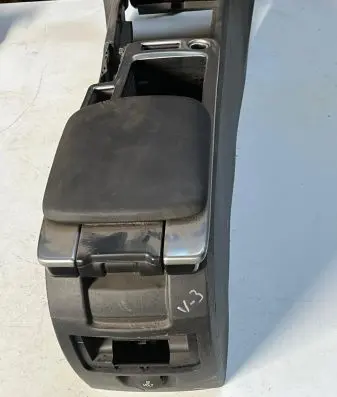 Volvo V50 Center console 30755375 R7NAB