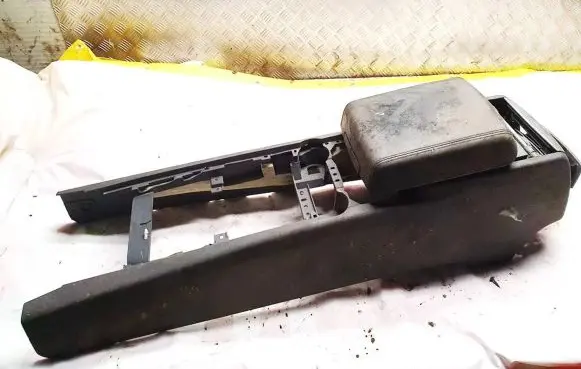 Volkswagen Touareg I Armrest 7L6863762L SR0484704