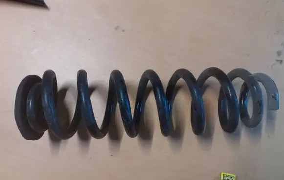 Chevrolet Malibu Rear coil spring 23334607