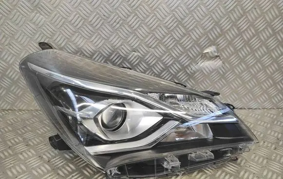 Toyota Yaris Headlight/headlamp 0D1970D198 0D1990D200