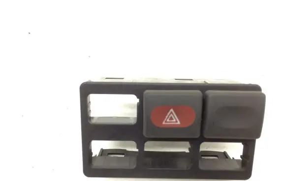 Land Rover Discovery Hazard light switch YUG102372