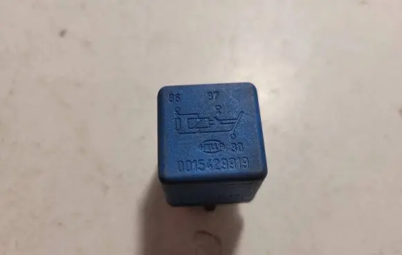 Mercedes-Benz C W202 Other relay 0015429919