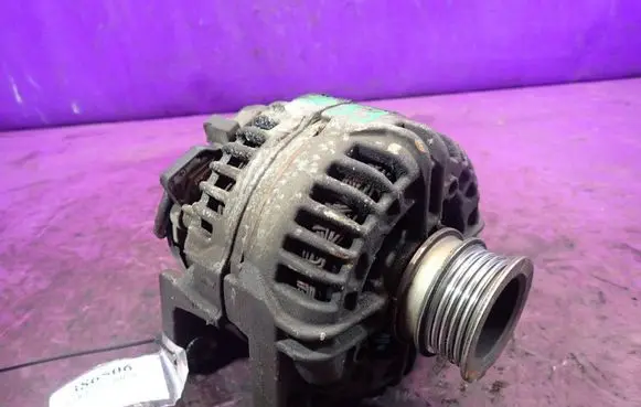 Opel Astra H Generator/alternator 