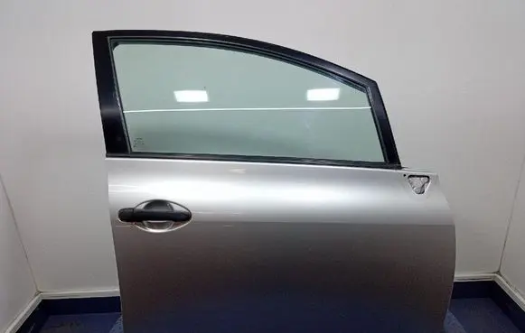 Toyota Auris 150 Front door 