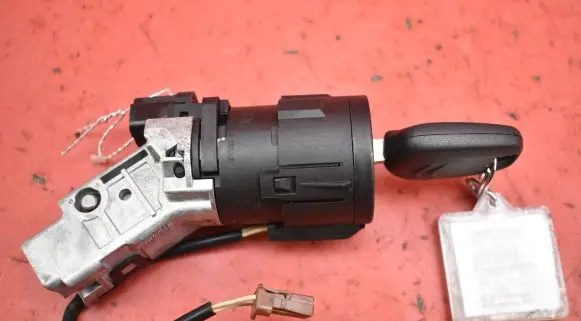 Citroen C4 Cactus Ignition lock 9663123380