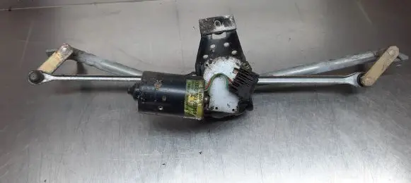 Front wiper linkage