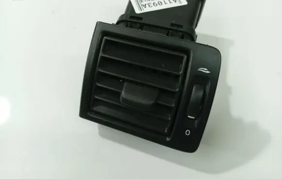 Volvo V50 Dash center air vent grill 