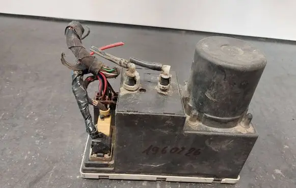 Audi A3 S3 8L Central locking vacuum pump 8L0862257G