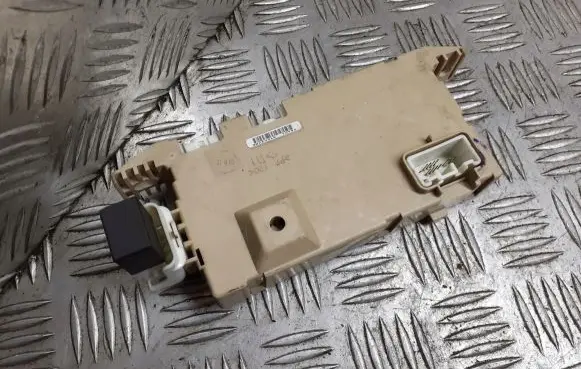 Mazda 2 High voltage junction box FA404
