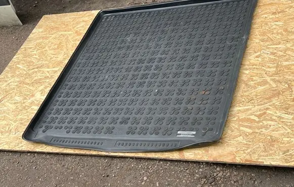Mercedes-Benz E W212 Rubber trunk/boot mat liner N230920