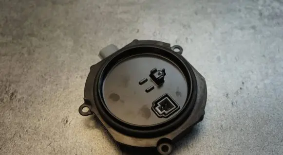 Infiniti FX Voltage converter/converter module 